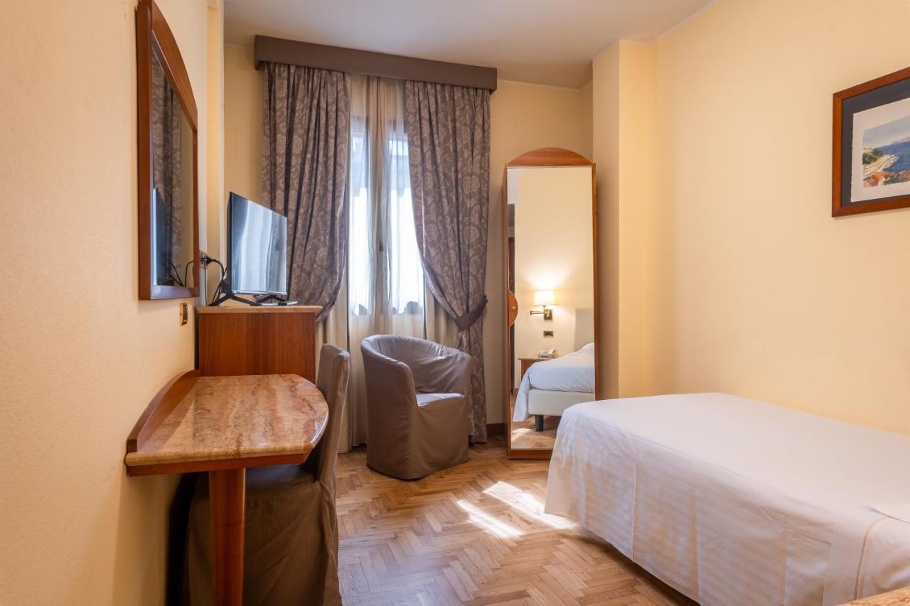 Hotel Airone - Ombrellone Incluso Al Bagno Dolce Vita A Marina Dal 1 Giugno Al 15 Settembre グロッセート 部屋 写真