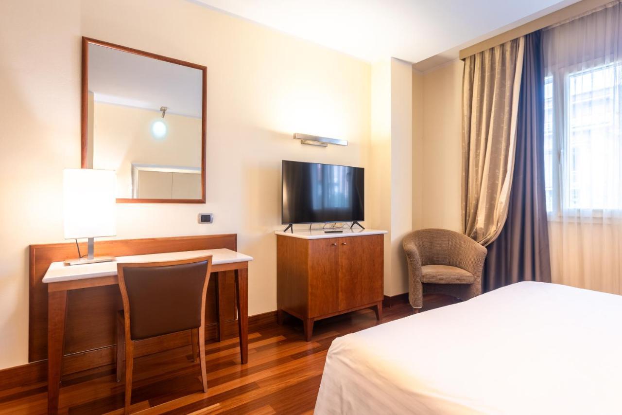Hotel Airone - Ombrellone Incluso Al Bagno Dolce Vita A Marina Dal 1 Giugno Al 15 Settembre グロッセート エクステリア 写真