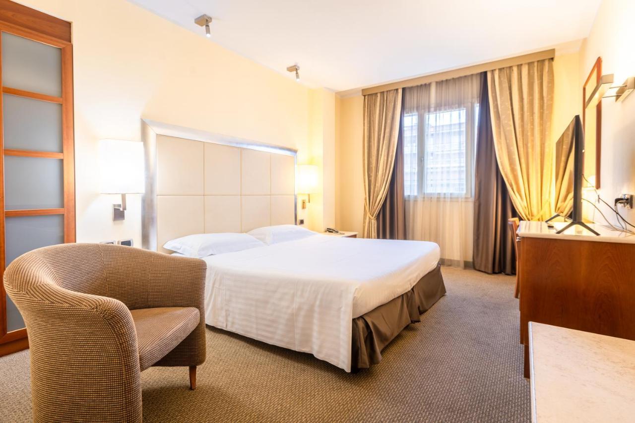 Hotel Airone - Ombrellone Incluso Al Bagno Dolce Vita A Marina Dal 1 Giugno Al 15 Settembre グロッセート エクステリア 写真