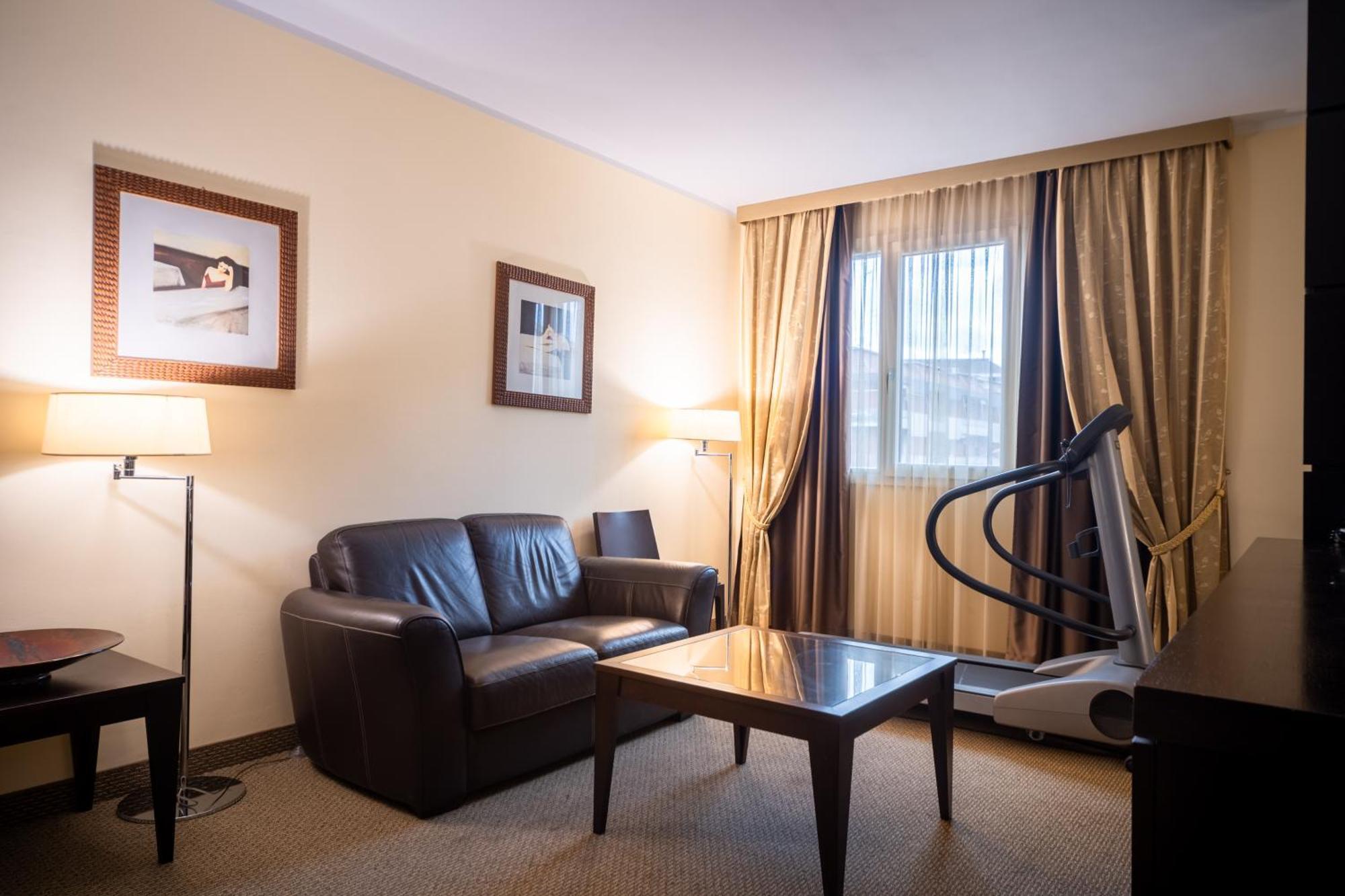 Hotel Airone - Ombrellone Incluso Al Bagno Dolce Vita A Marina Dal 1 Giugno Al 15 Settembre グロッセート エクステリア 写真