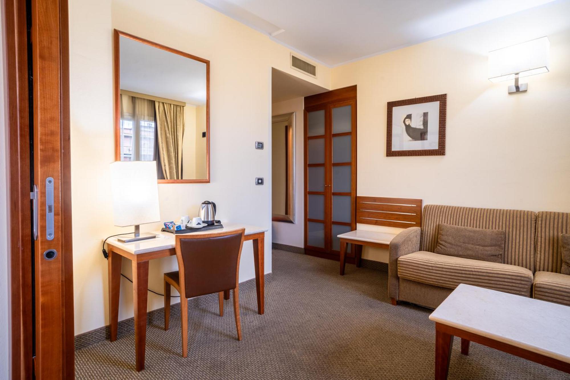 Hotel Airone - Ombrellone Incluso Al Bagno Dolce Vita A Marina Dal 1 Giugno Al 15 Settembre グロッセート エクステリア 写真